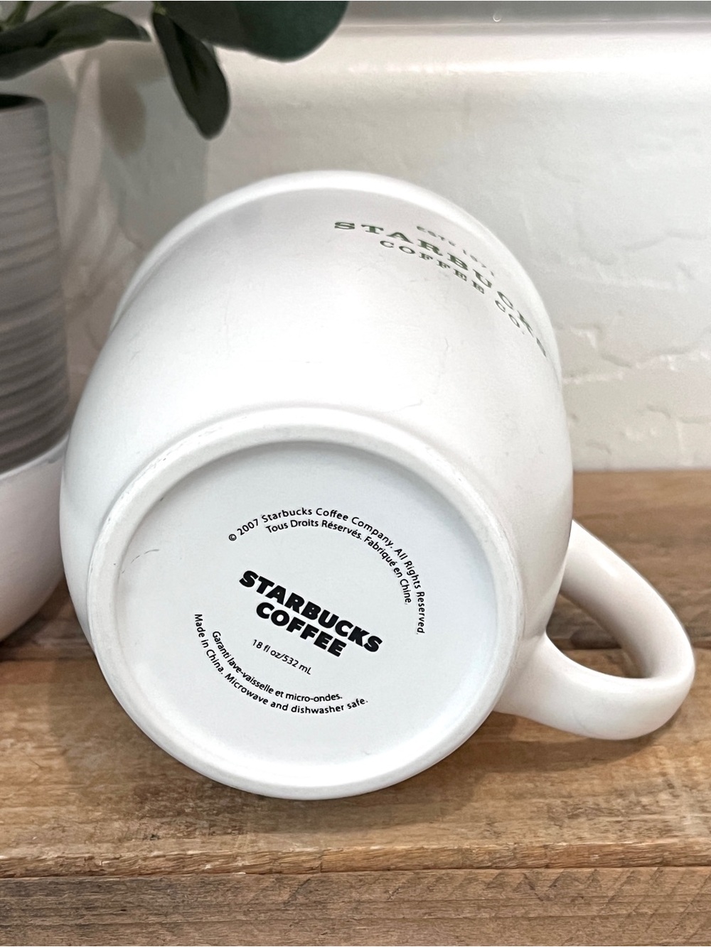 Vintage 2007 Starbucks Abbey Coffee Mug Est 1971 White Green 18 oz - Picture 4 of 4